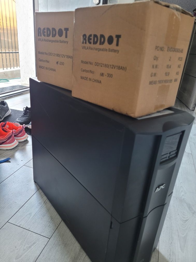 Ups Apc 2200 Acumulatori NOI