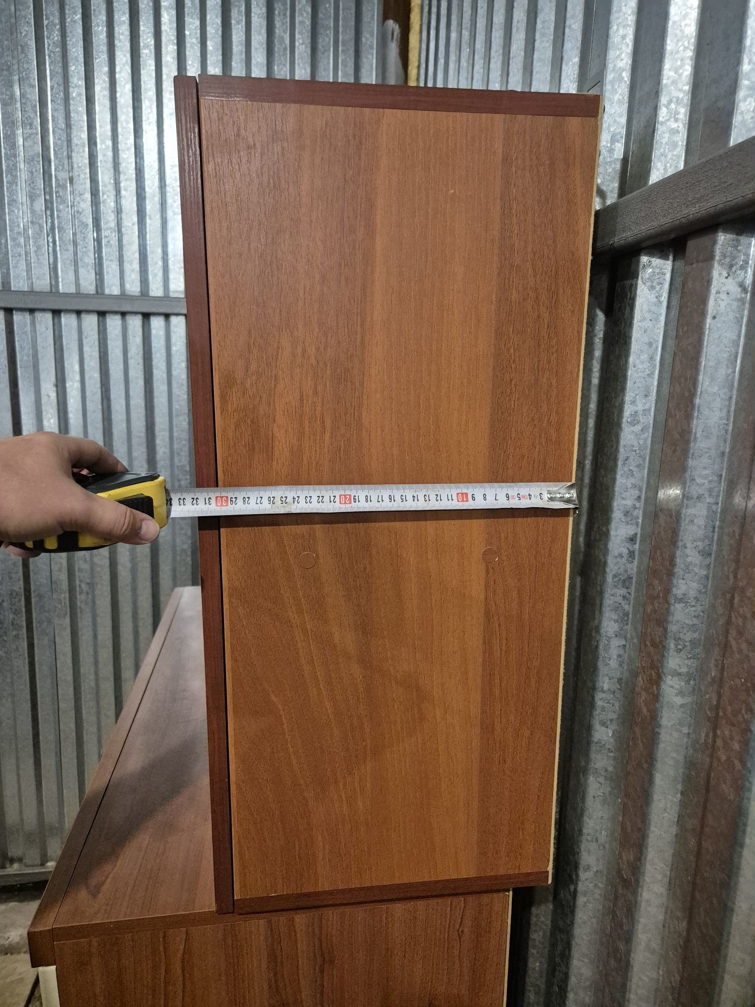 Продам шкаф навесной