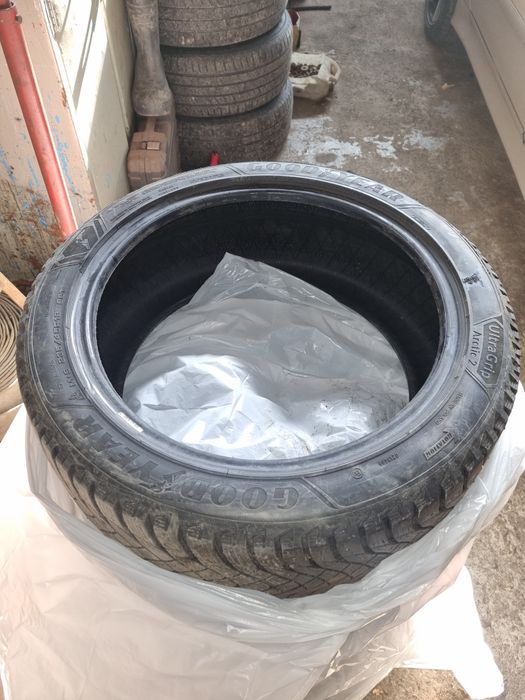Goodyear 235.45r18