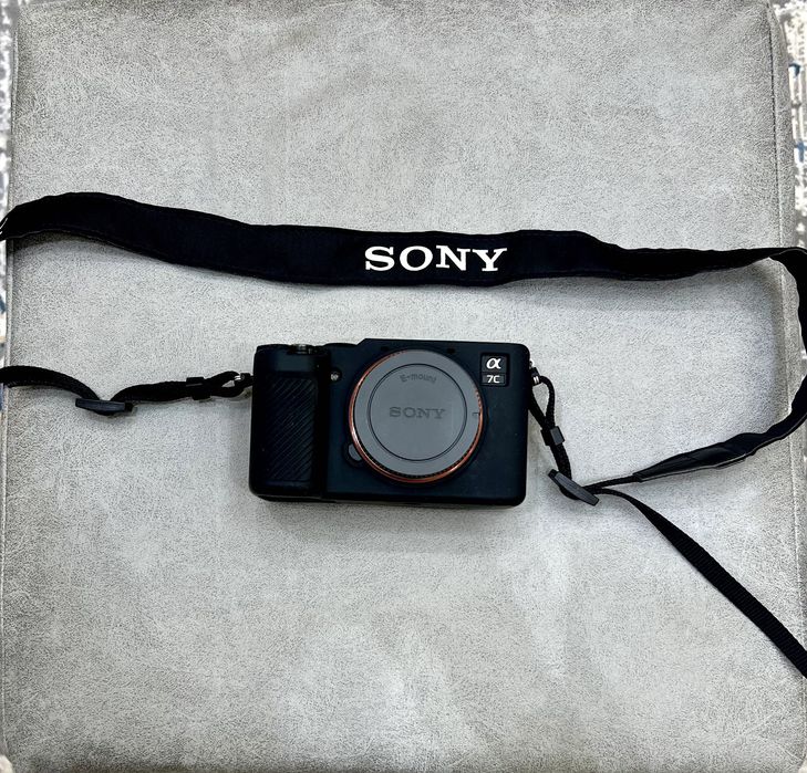 Sony A7C цена без комплектов только за тушку СРОЧНО