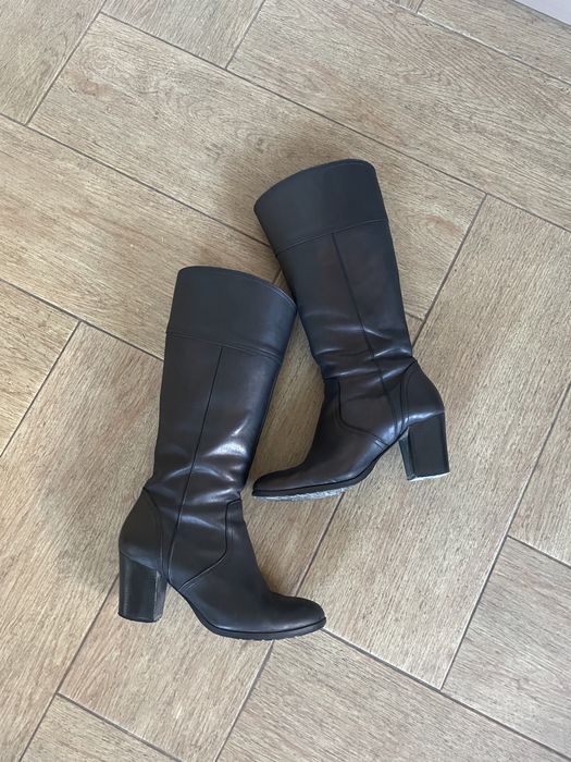 Ботуши естествена кожа 39 номер като нови с ПОДАРЪК  спортни обувки