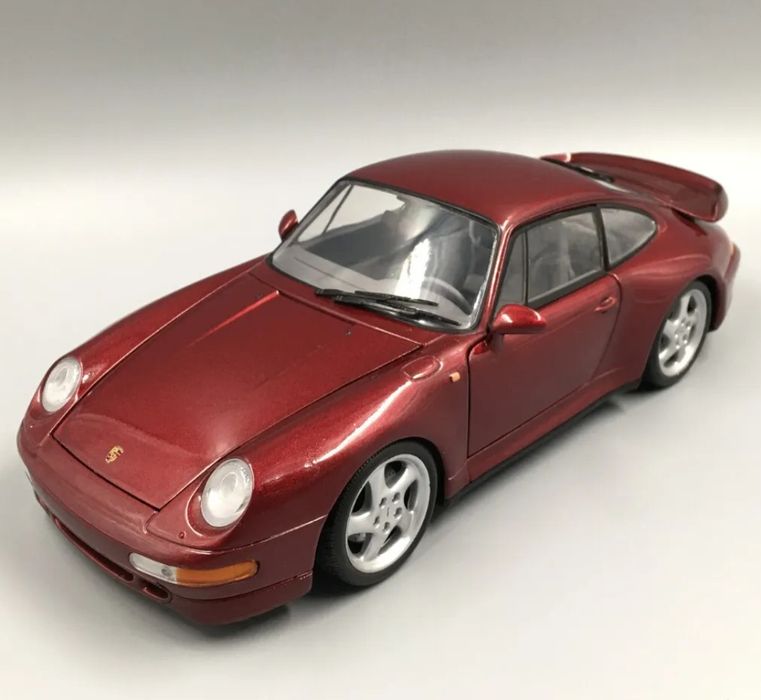 Macheta scara 1 18 Porsche 911 993 turbo coupe UT models