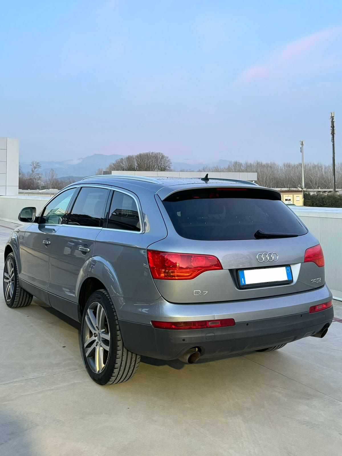 Audi Q7 3.0 TDi 250 Cp 2007 Automata 4x4 cu 7 Locuri