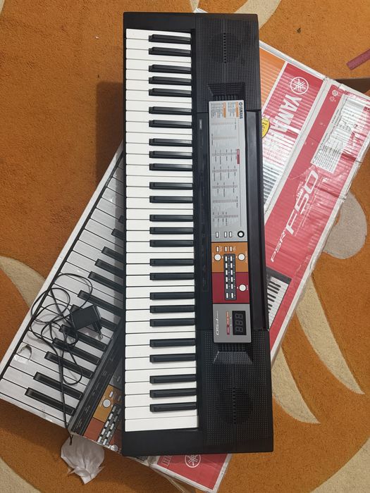 Orga Yamaha Psr F50