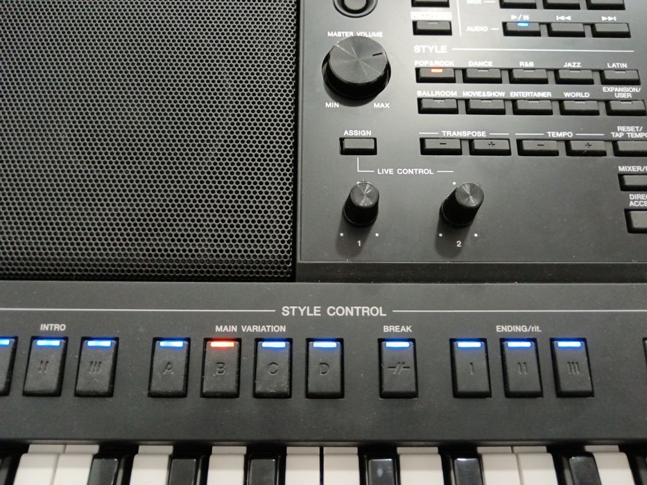 Yamaha PSR SX 700