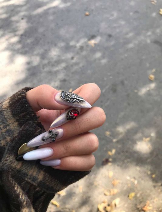 Нужны модели  на наращивание ногтей