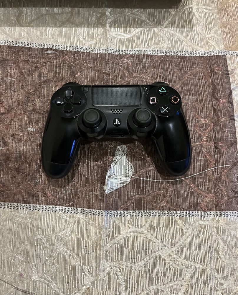 Playstation 4 + Контролер