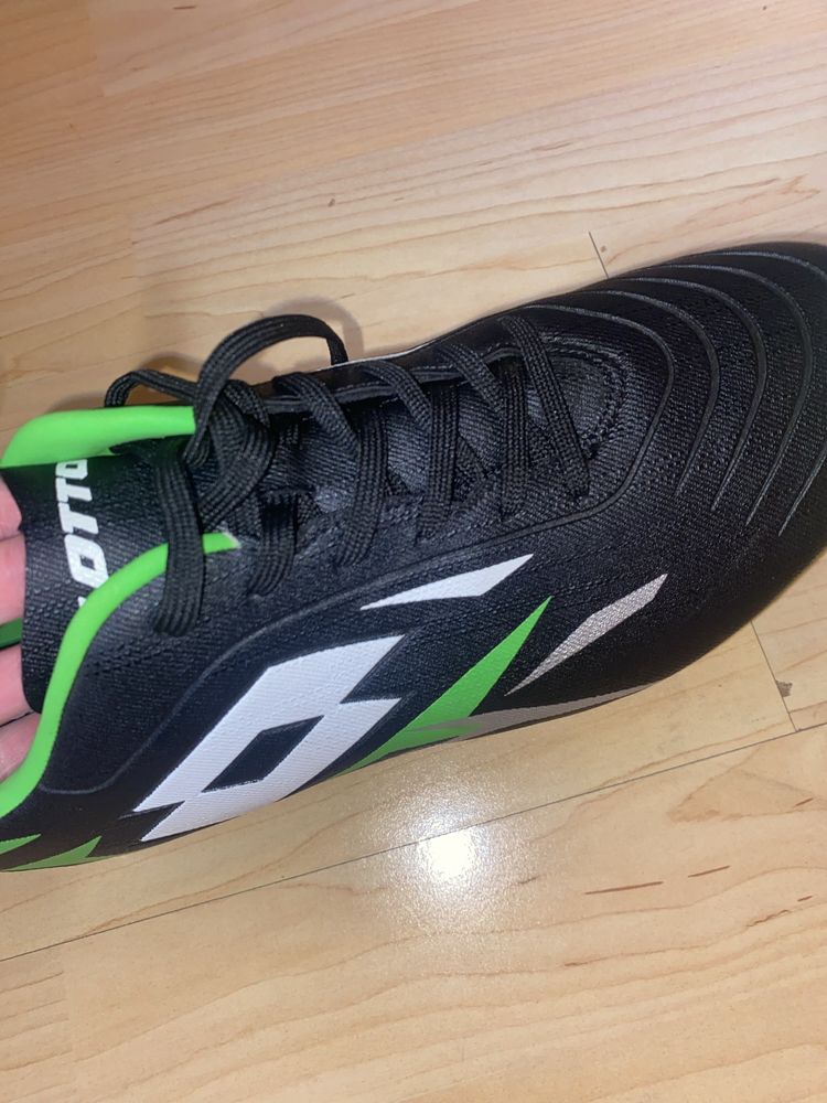 Lotto solista (brand) papuci fotbal