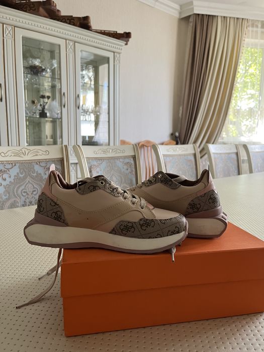 Кроссовки guess, новые