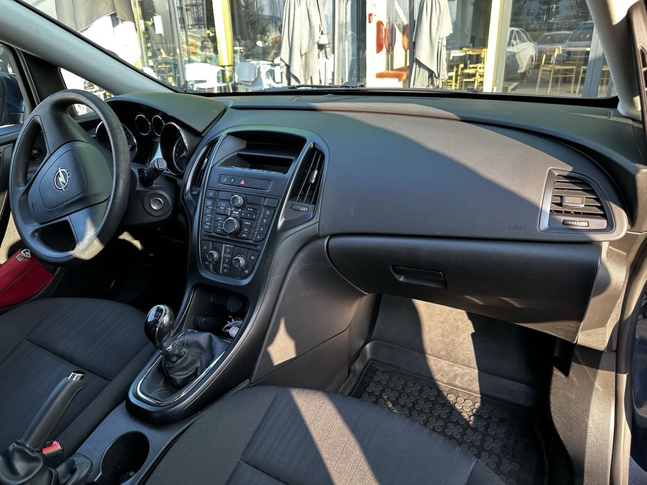Vand Opel Astra J 2010, 1398cm3, 117.500 km reali