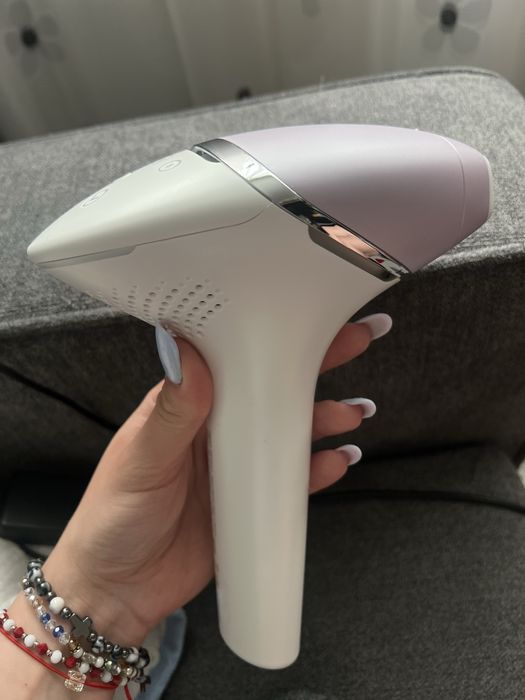 Epilator IPL Philips Lumea Seria 8000 BRI947/00