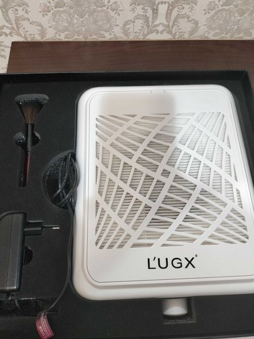 Продам вытяжку маникюрную