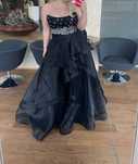 Rochie de seară elegantă, neagră, cu aplicații strălucitoare