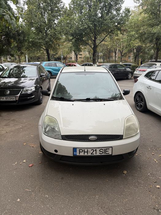 vand ford fiesta an 2004 , 1,4 benzina