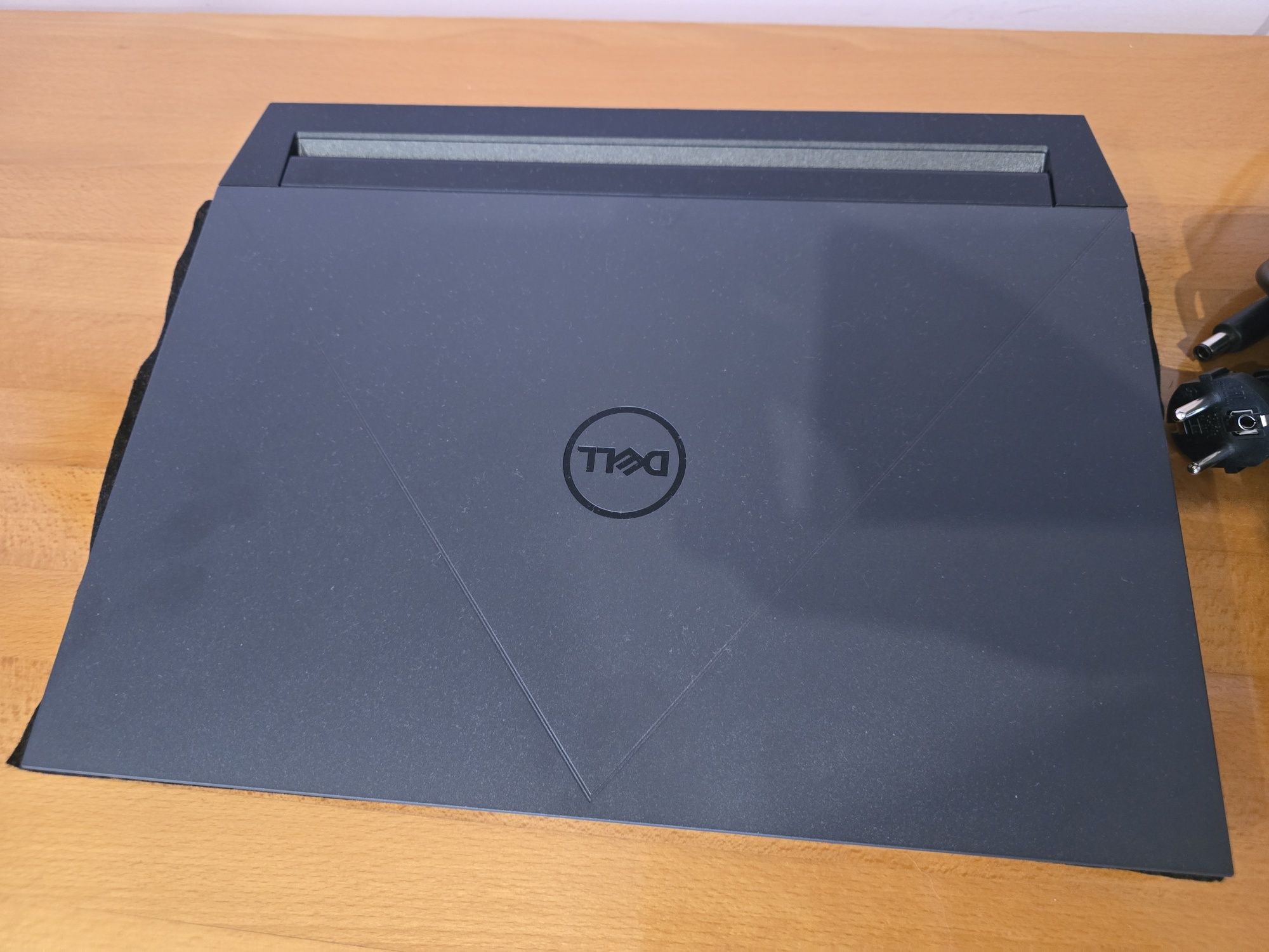 Лаптоп Gaming Dell Inspiron G15 5530