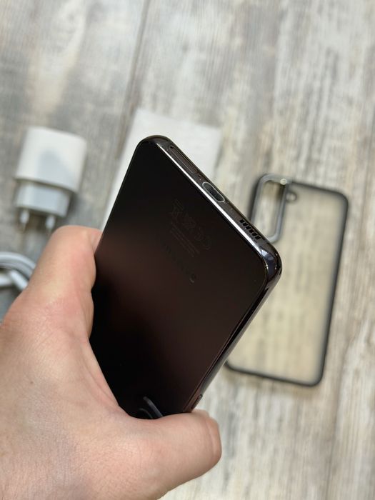 Samsung Galaxy S22 5G 128 GB Dual Sim Black Отличен