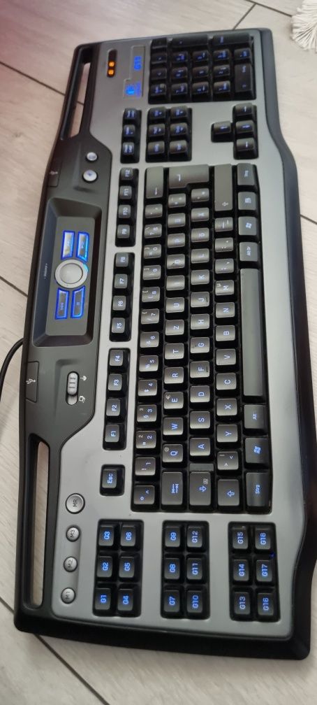 Tastatura gaming Logitech G11 iluminata, in stare foarte buna