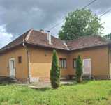 Vând casă la Hălmagiu