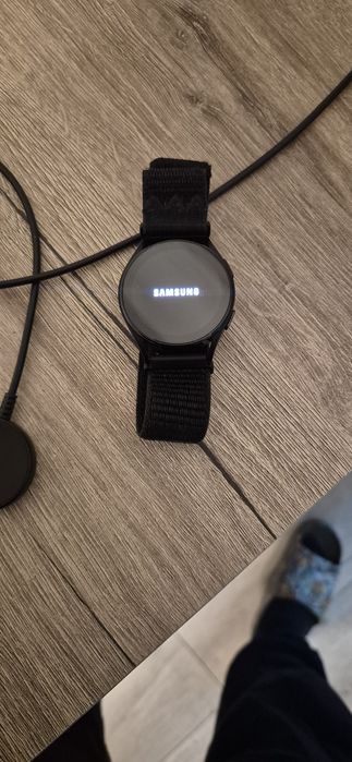 Смарт часовник Samsung