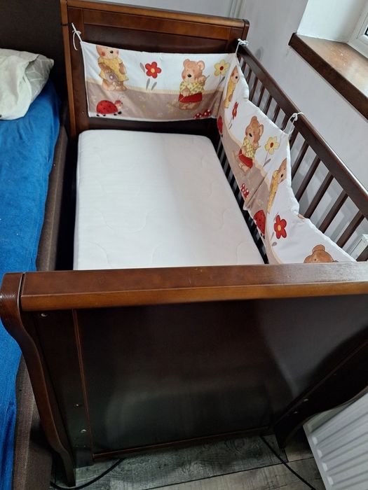 Vand pătuț de bebe