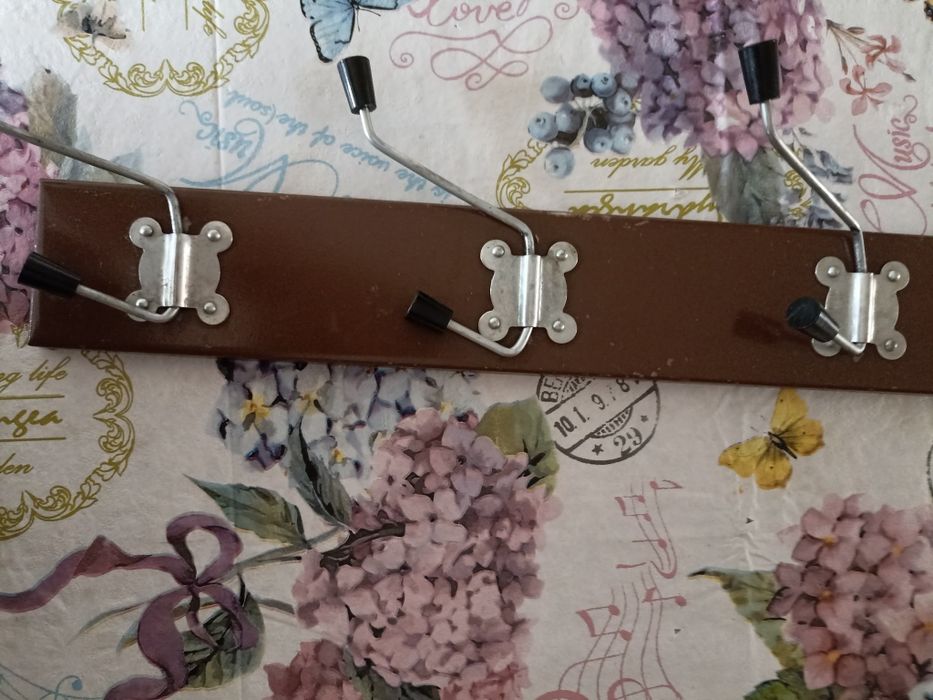 Продам вешалку металлическую