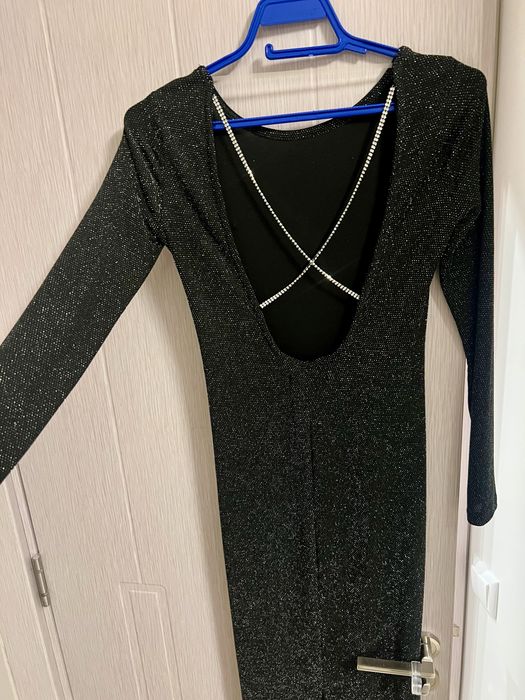 Дълга блестяща рокля