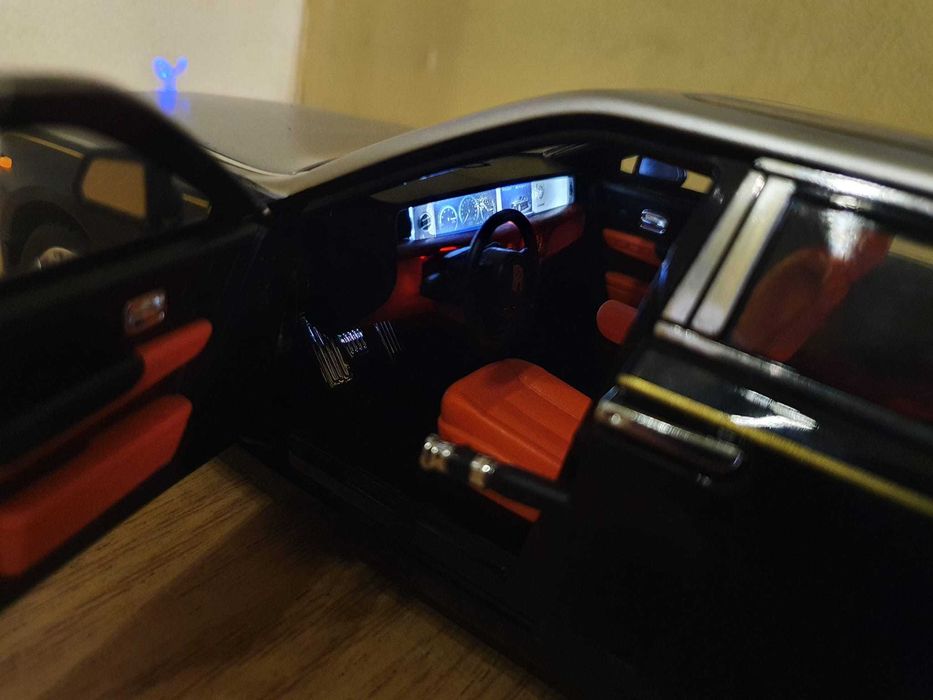 Macheta NOUA scara 1:18 Rolls Royce si Audi A6.