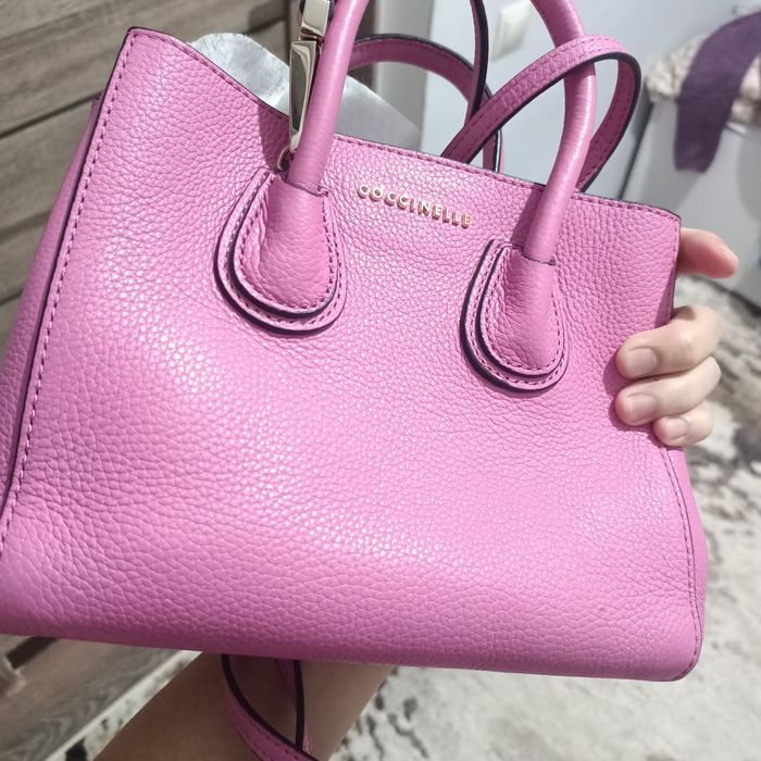 Сумка Coccinelle из натуральной кожи