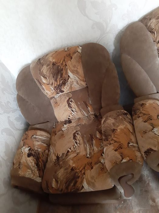 Продам диван в комплекте