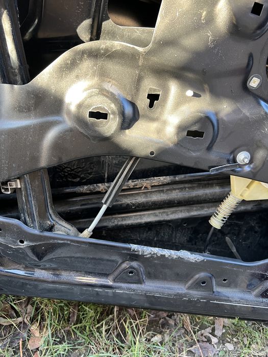 Macara geam partea stanga fata,spate bmw f06