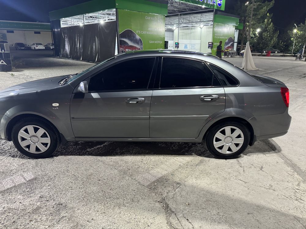 Lasetti 1.6 Sotiladi