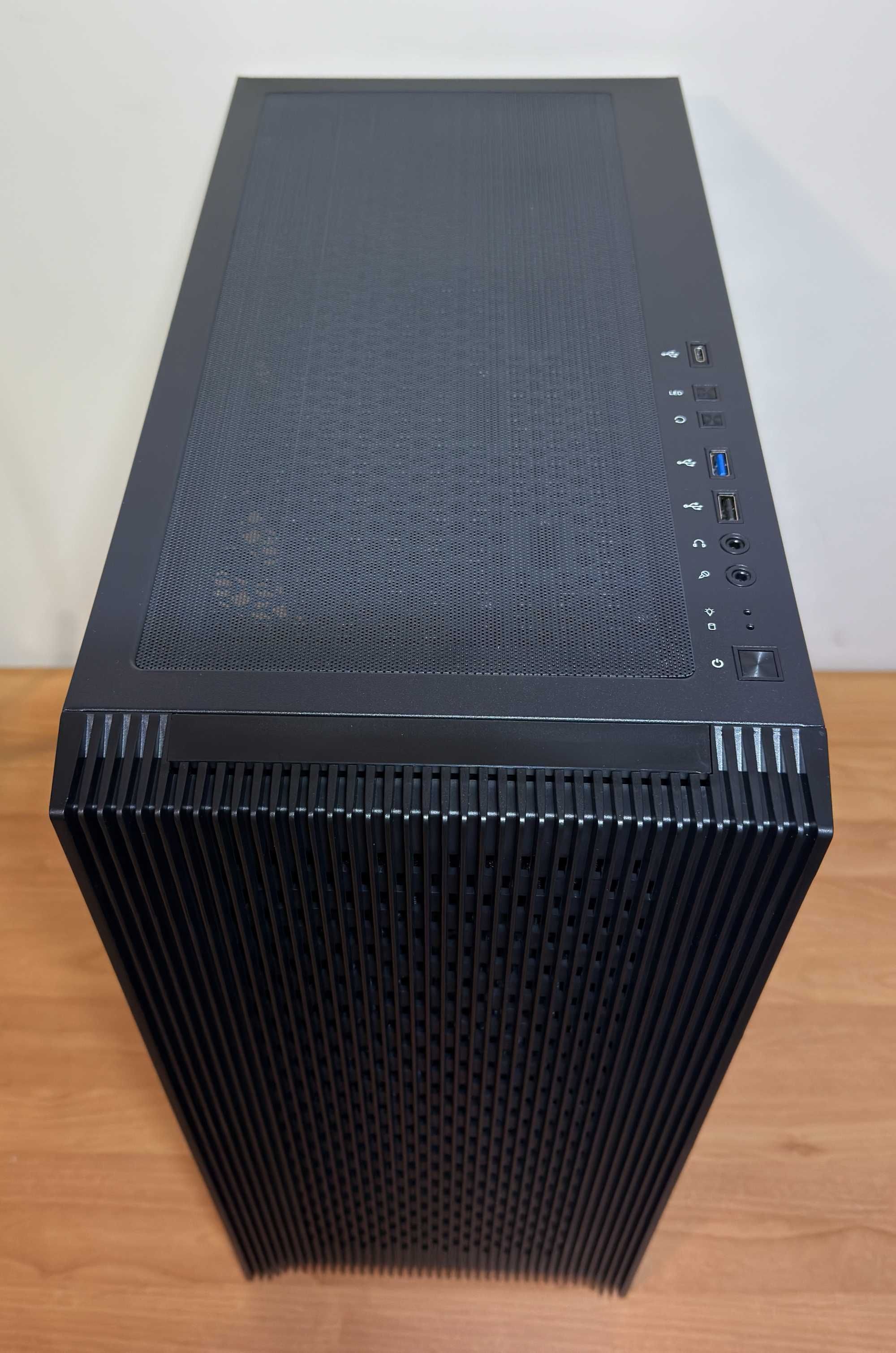 НОВ Kомпютър Ryzen 5 AM5 RX 7800 XT 16GB RAM 32GB DDR5 SSD 1TB NVME