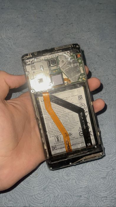 Леново (я не знаю какая модель она очень старая)