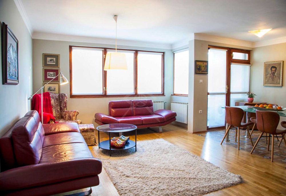 Продава се Тристаен апартамент в Пловдив, Кършияка - 92 кв.м за 2098 €/кв.м - Снимка #1