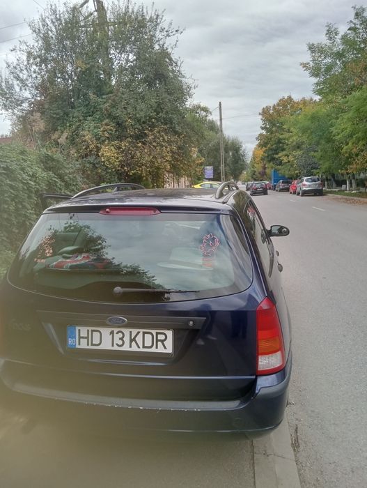 Vând mașina Ford Focus