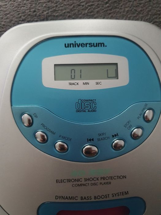 Vând cd player Universum