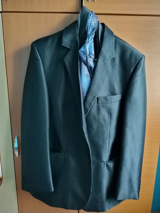 Costum bărbați model deosebit