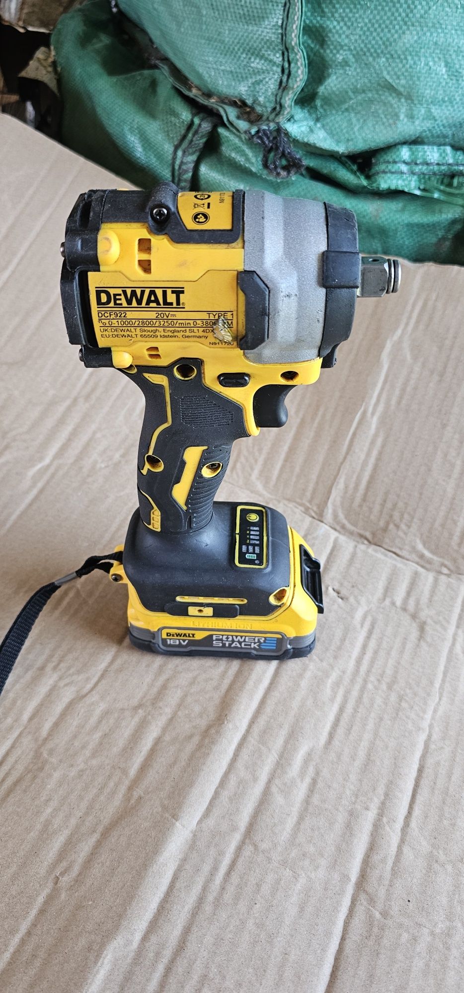 impact dewalt DCF922