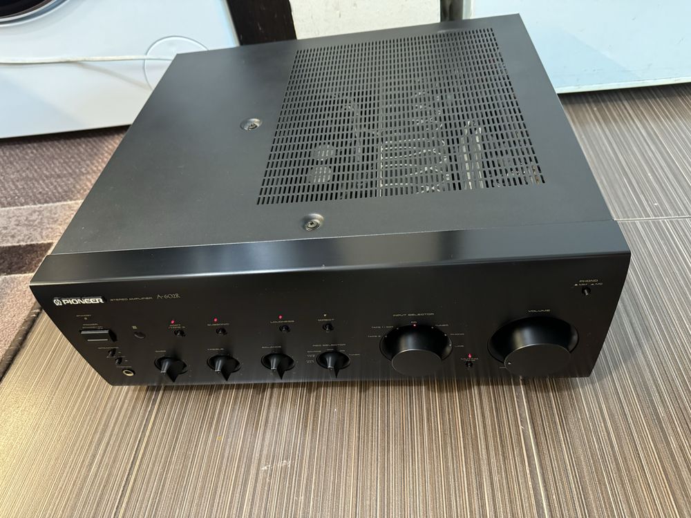 Pioneer A-602R стерео усилвател