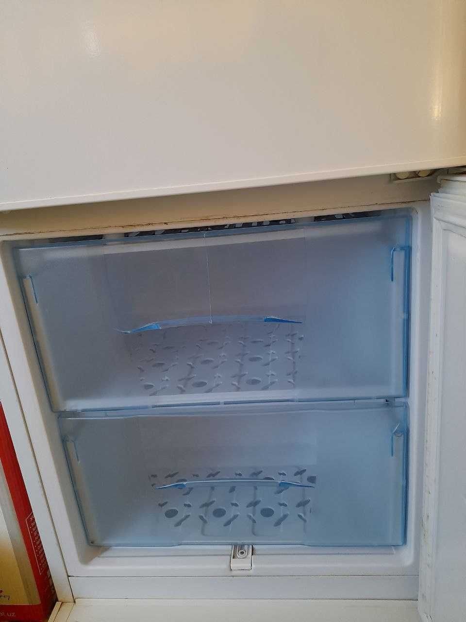 Холодильник БИРЮСА