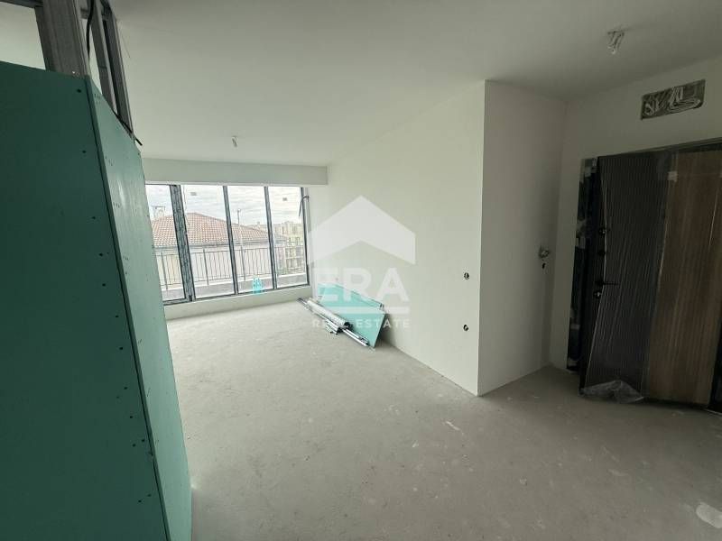 Продава се Двустаен апартамент в Варна, Чайка - 58 кв.м за 2725 €/кв.м - Снимка #4