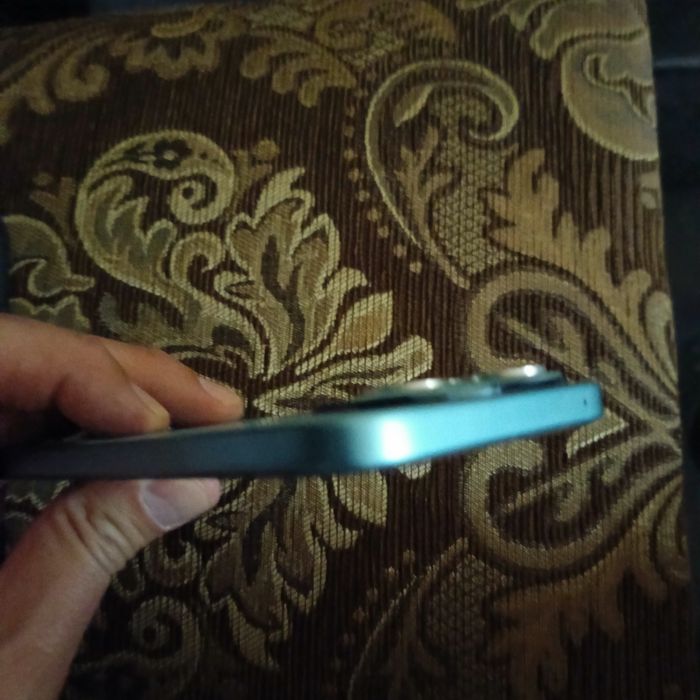 Honor 400lite сотилади.