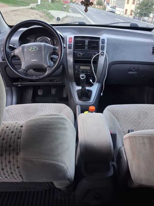 Vand Hyundai Tucson an 2005 motor 2.0