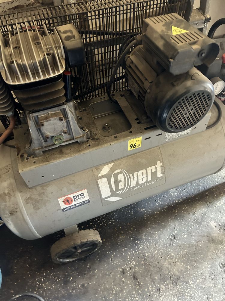 Compresor 100 l  220 v