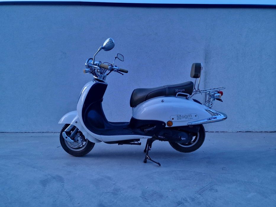 Scuter AGM Retro 49cc (vespa)
