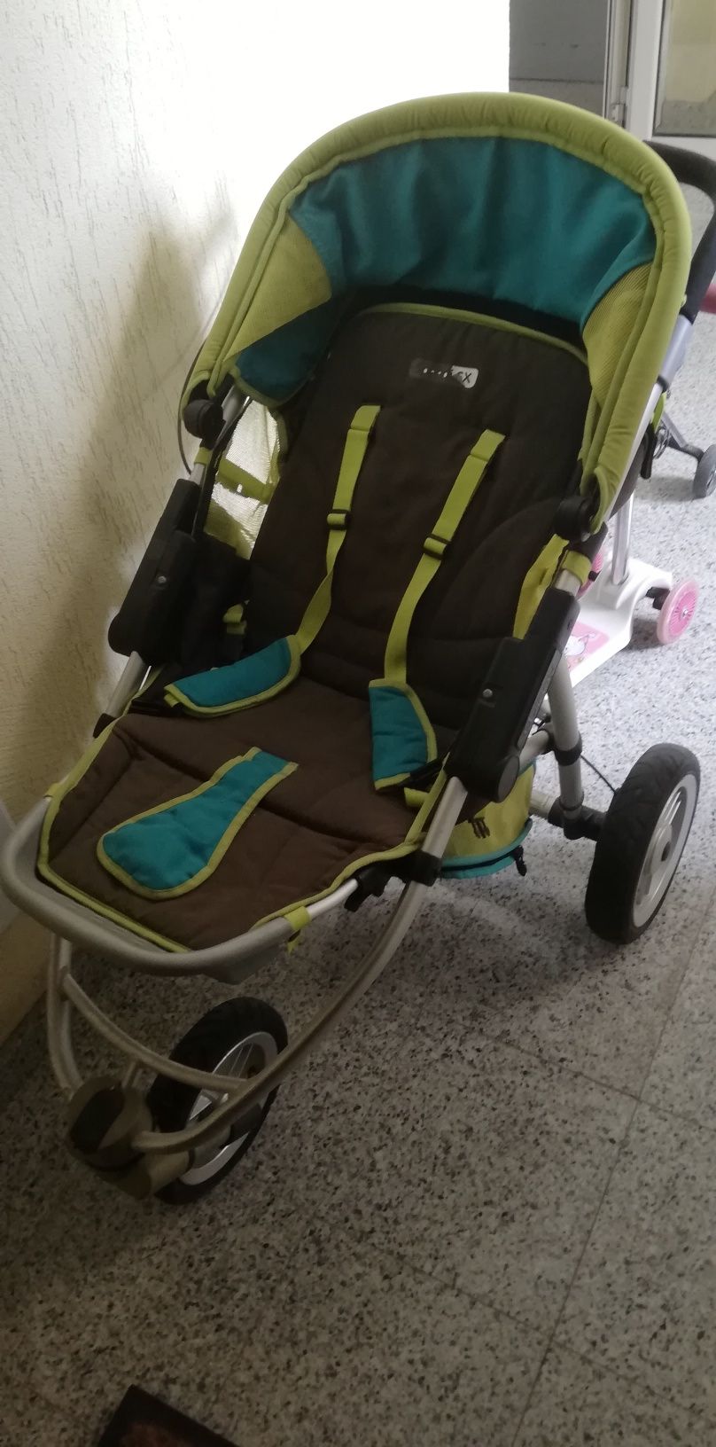 Детска количка триколка