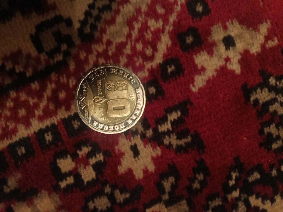 Продам монету    .