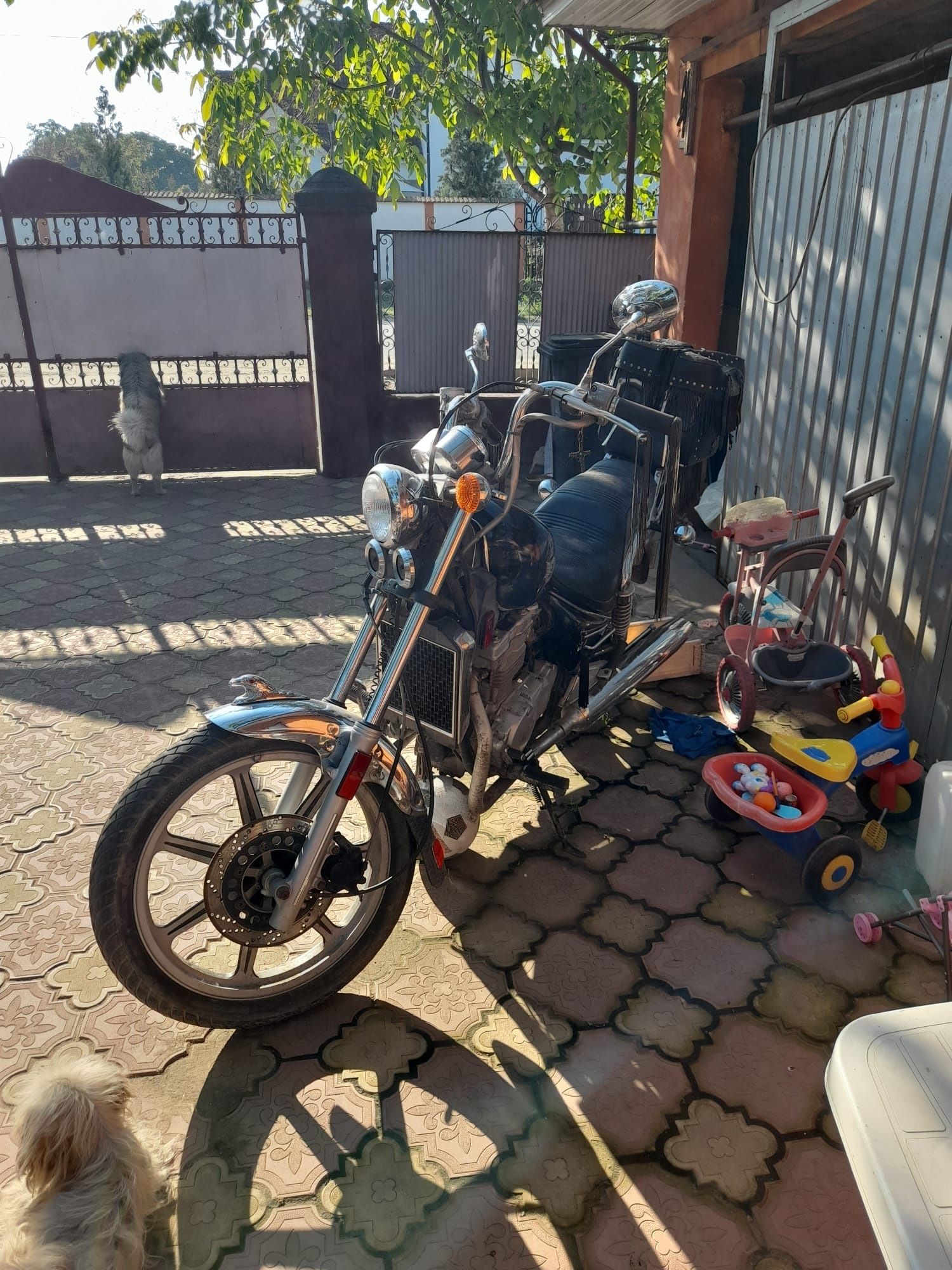 Vând motocicleta Kawasaki