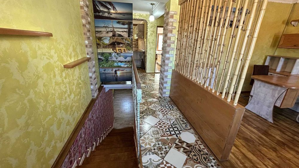 Apartament de 135 mp, 250 mp gradina, 3 locuri de paracare - 179 000E