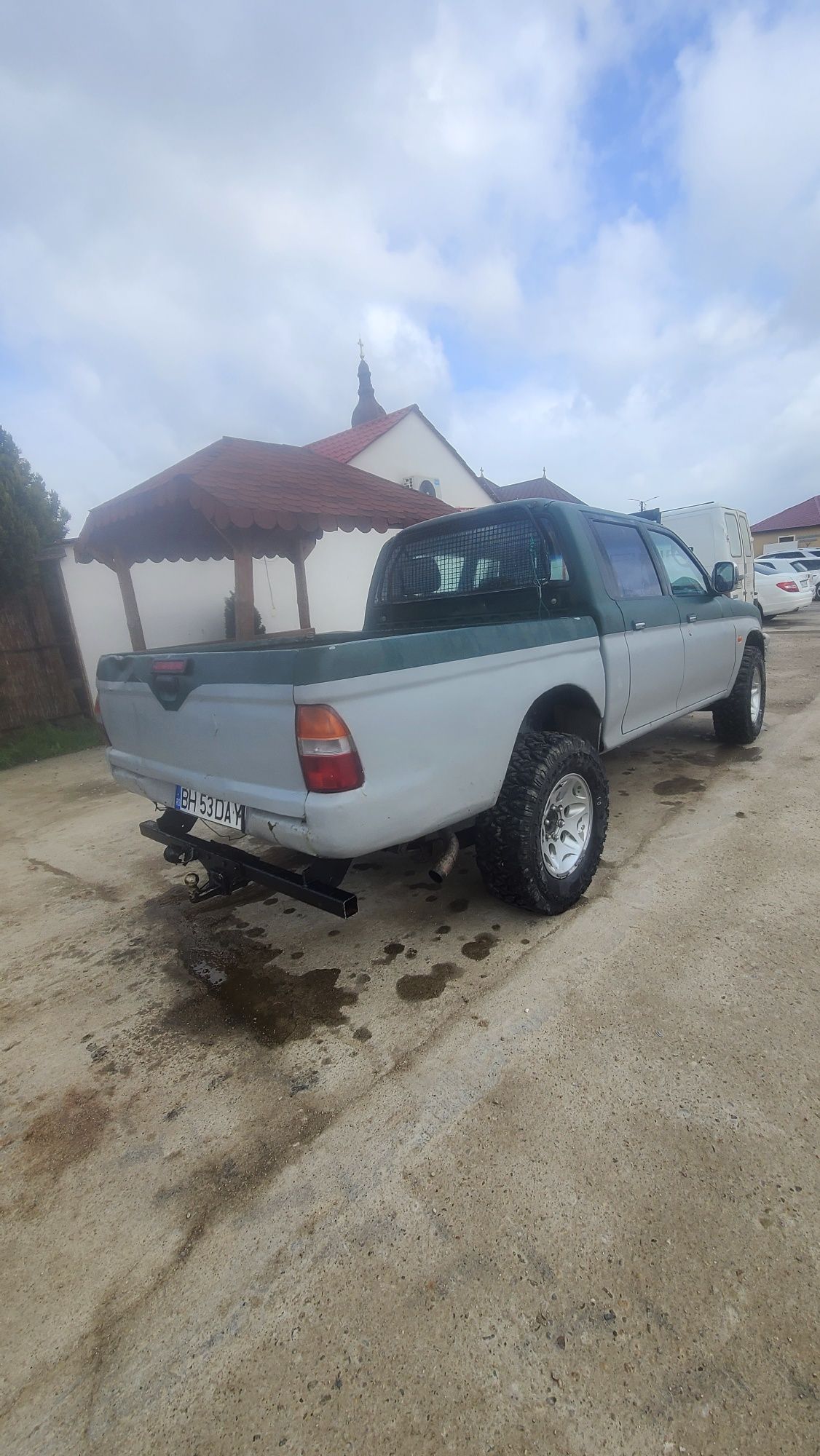 Vând mitsubishi l200